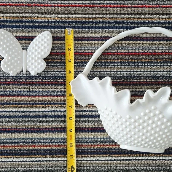 Vintage Wall Decor White Hobnail SET 5 Matching Burwood Baskets Mirror Butterfly - Picture 12 of 17